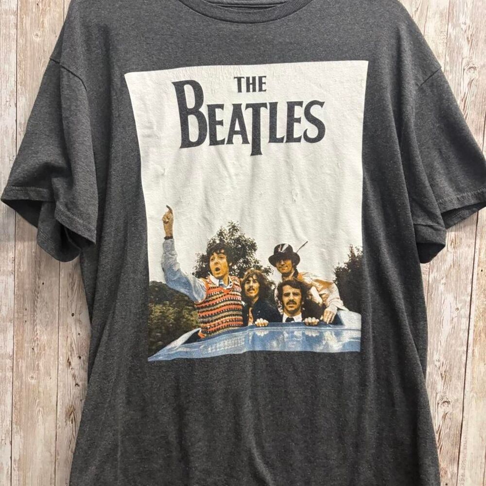Unbranded Men's Grey and Black T-shirt